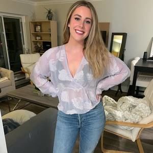 Meet your Posher, Alexis